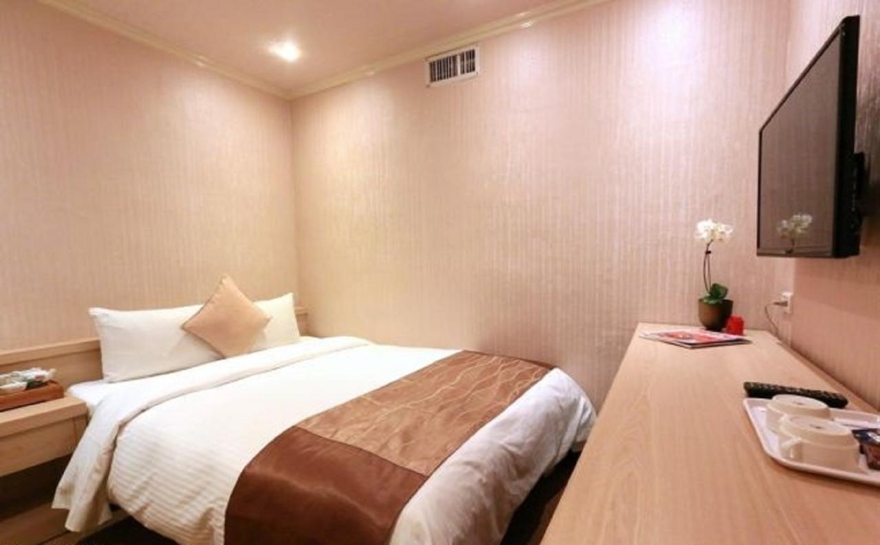Red Cabin Inn Taipei Esterno foto